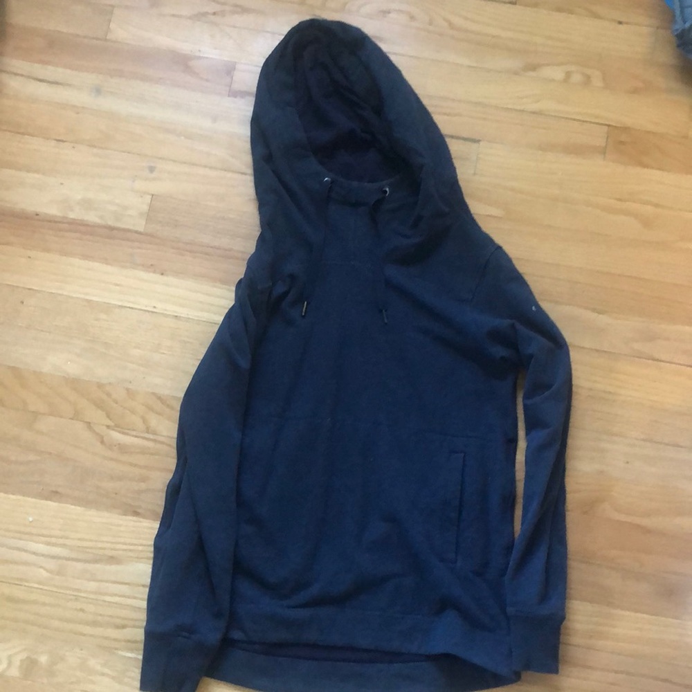 Lululemon sweatshirt